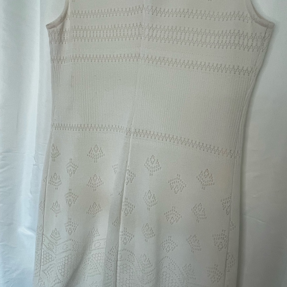 Jalate Elegant White Sleeveless Dress​​​​​ - Picture 4 of 9